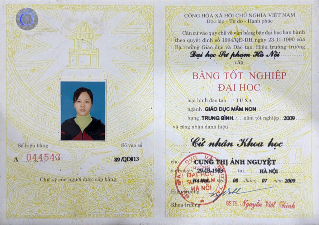 Bằng cấp Cô Ánh Nguyệt