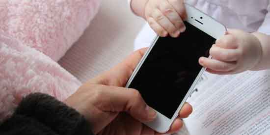 Bố mẹ giữ giới hạn khi dạy trẻ