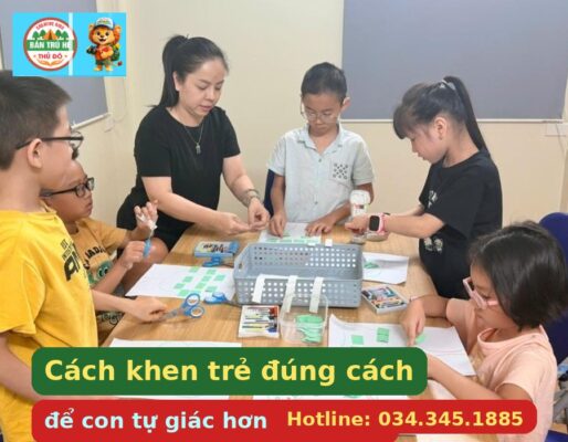 Giáo viên khuyến khích trẻ trong hoạt động