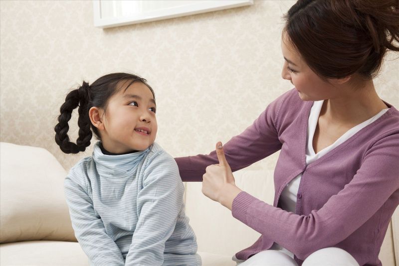 Khen ngợi hành vi tốt của trẻ