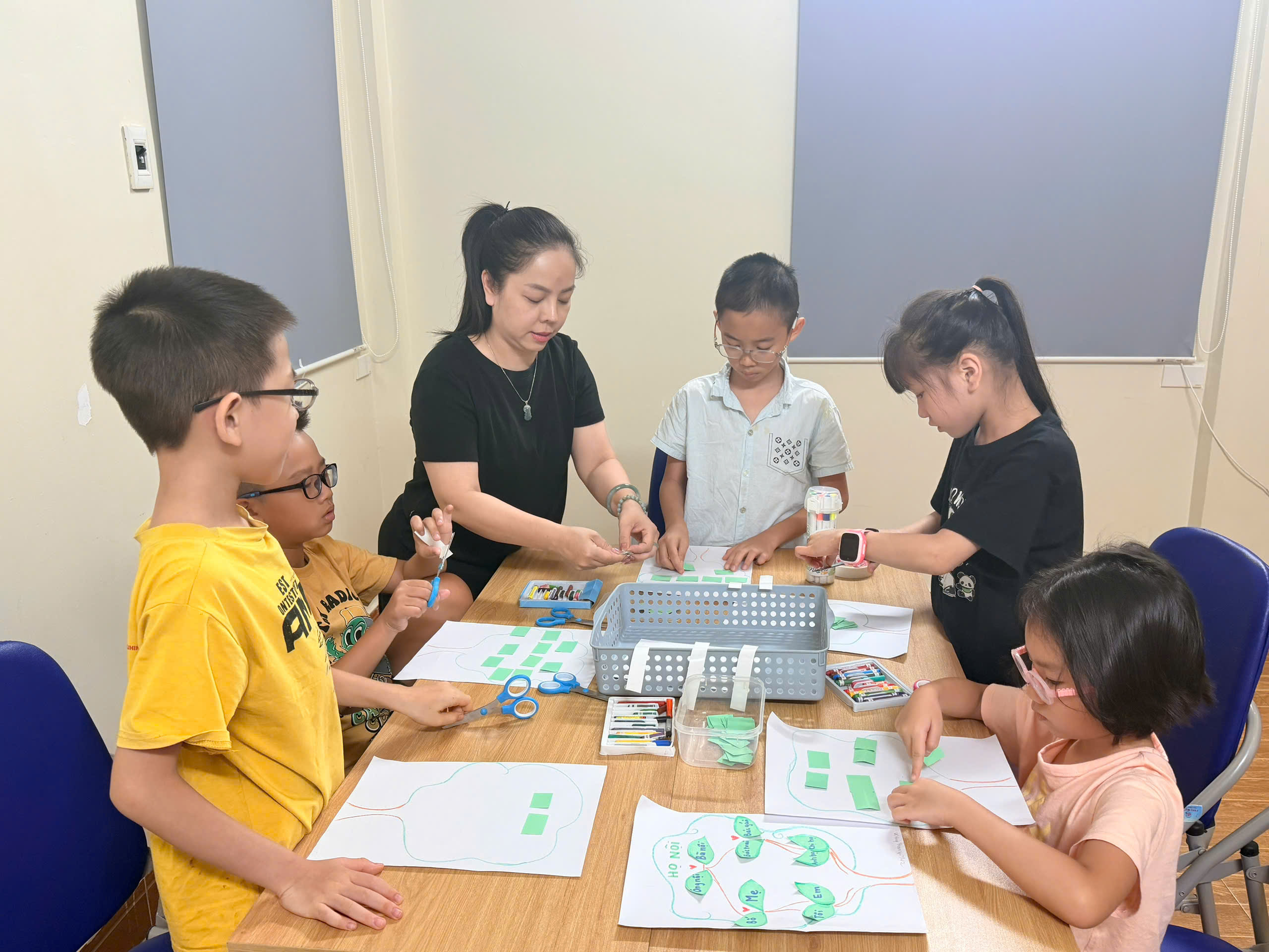 lớp học kỹ năng sống bán trú hè Creative Kids Camp